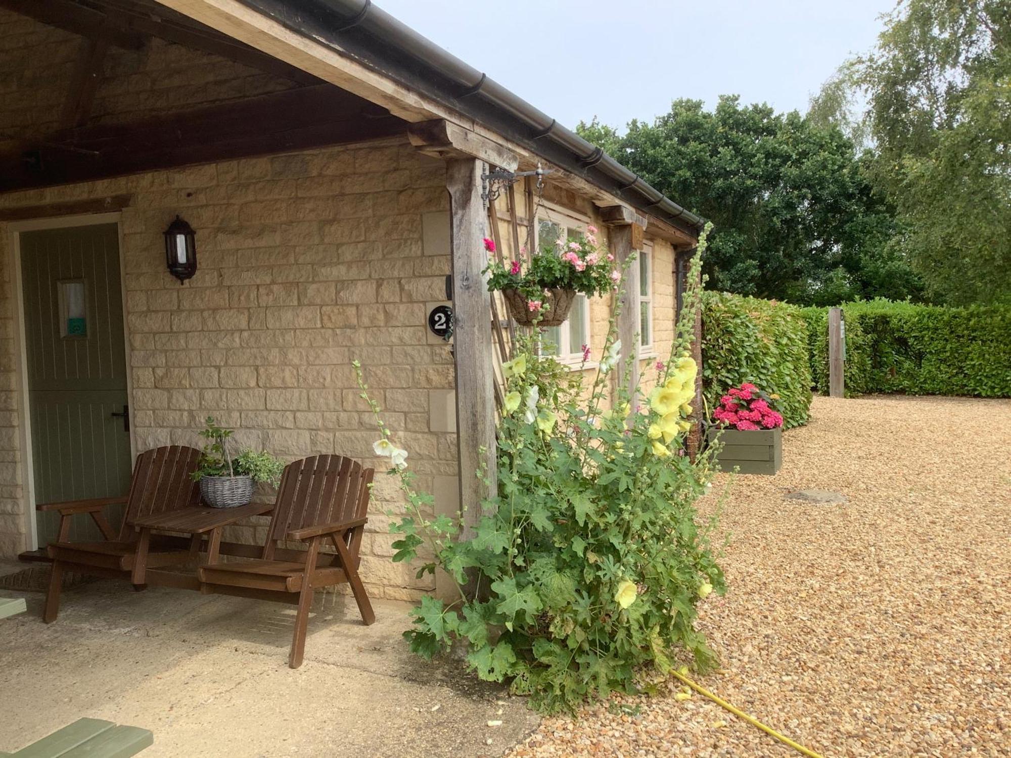The Retreat, Clematis Cottages, *